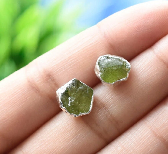 Raw Peridot Stud Earrings, August Birthstone Healing Crystal Rough Gemstone Studs, Rough Gemstone Electroplated Stud Earrings